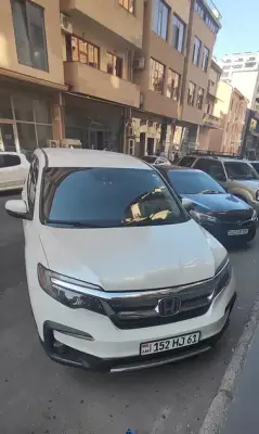 Honda Pilot for rent in Armenia